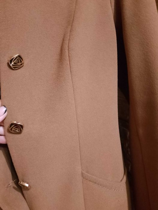 Пальто жіноче весняне