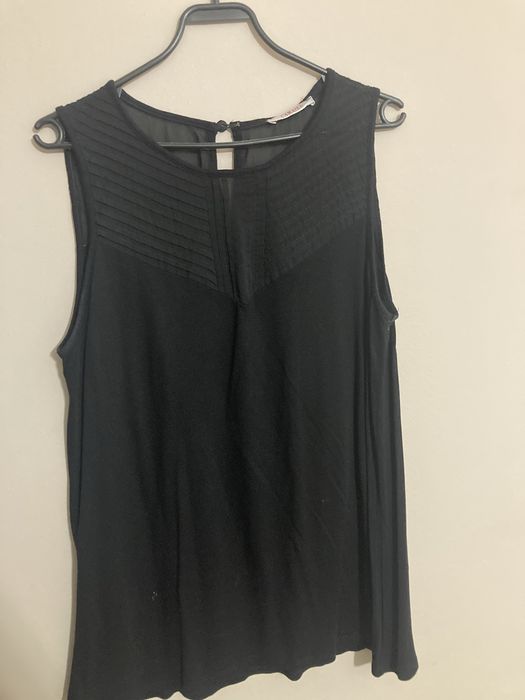 Czarna bluzka bez rekawów