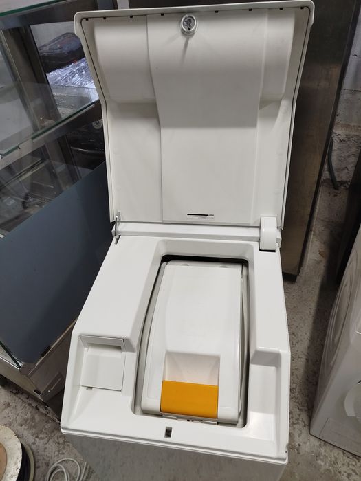 Пральна машина Miele W604.