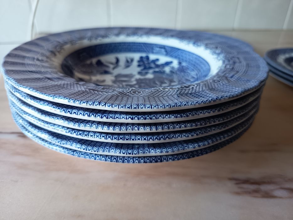OPORTUNIDADE Conjunto Pratos Padrão Willow, Royal Wessex