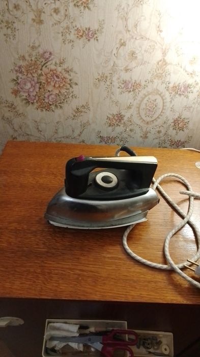 Утюг для швейных работ