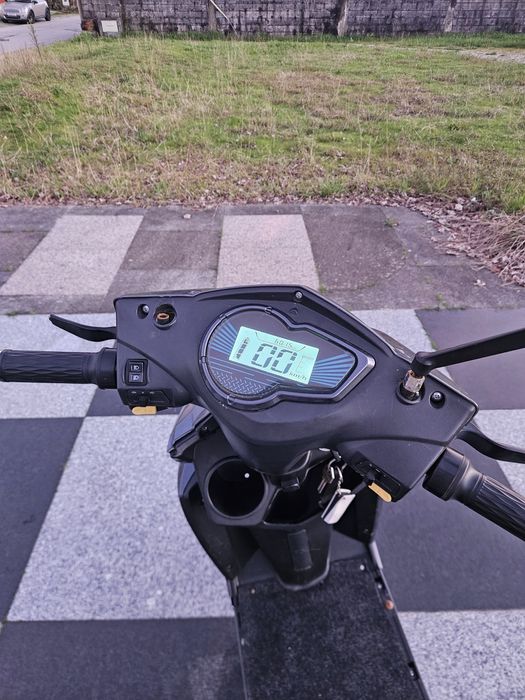 Vendo Mota eletrica com documentos