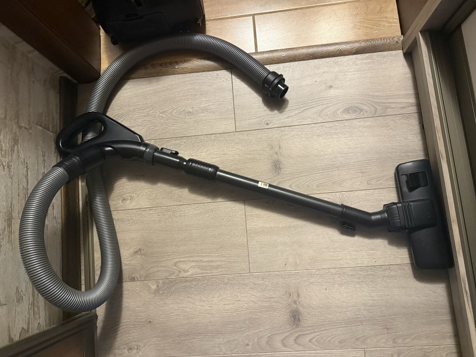 Пилосос на завчасті.