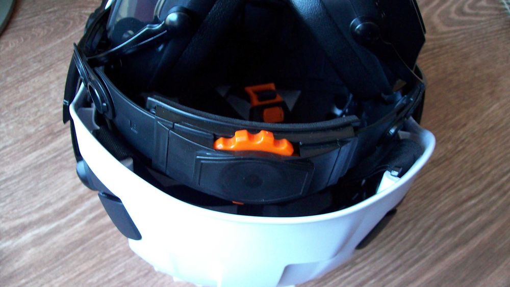 Kask ochronny Aloamegs z akcesoriami