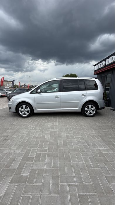 Volkswagen Touran Фольксваген Тоуран FL 2008р 1.4 TSІ бенз 6 МКПП 5 місць