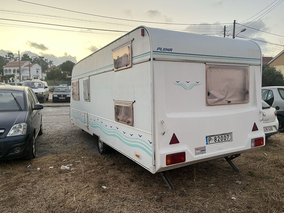 Caravana pluma 530