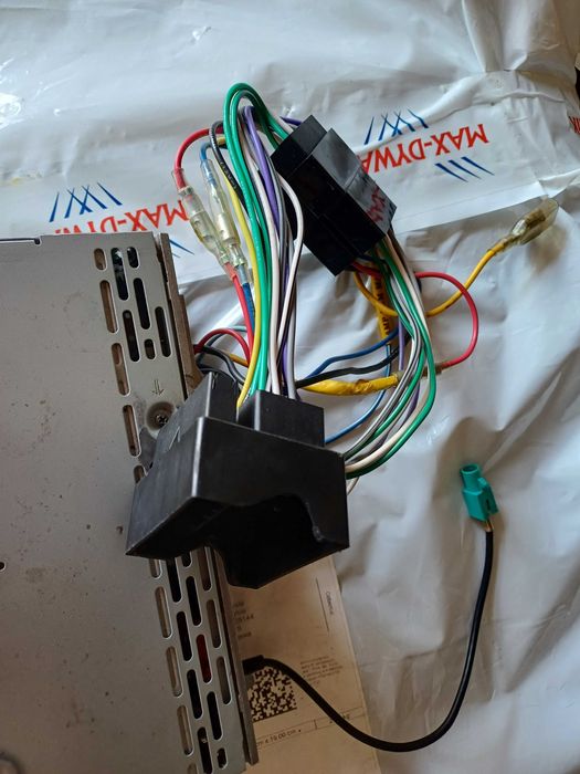 Sprzedam radio z kieszenią do opel astra h