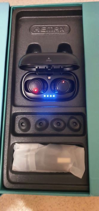 Навушники Bluetooth wireless Remax TWS-2 Black  Новые