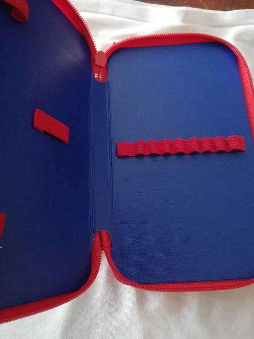 Piórnik podwójny , 2 komory , pusty , Kubuś Puchatek