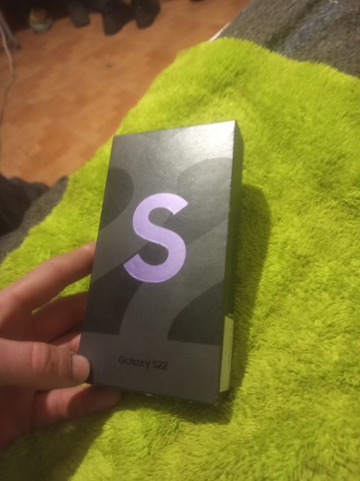 Продам samsung s22 8/128