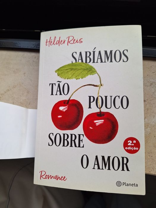 Sabíamos Tão Pouco Sobre o Amor - Hélder Reis