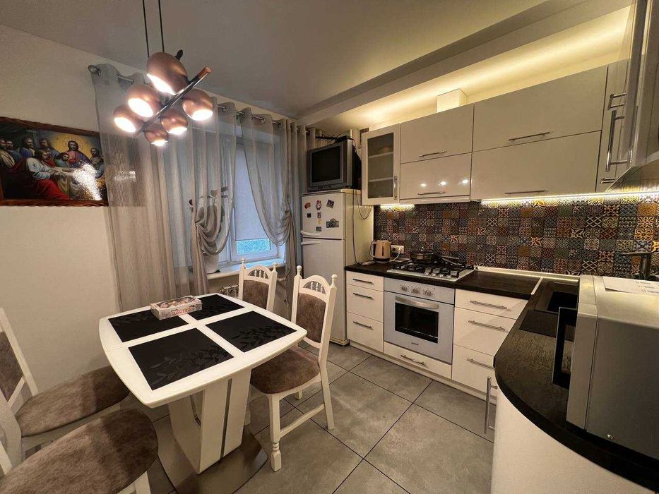 Здається в оренду  2к квартира по вул. М. Грушевського