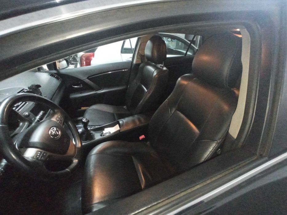 Toyota Avensis 2.2 150cv