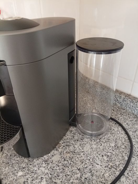 Máquina de café nespresso mais aeroccino