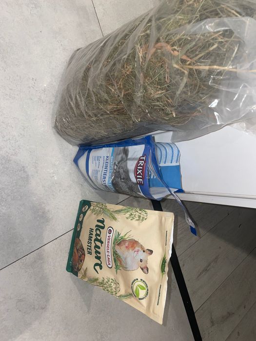 Domek dla chomika, siano, karma
