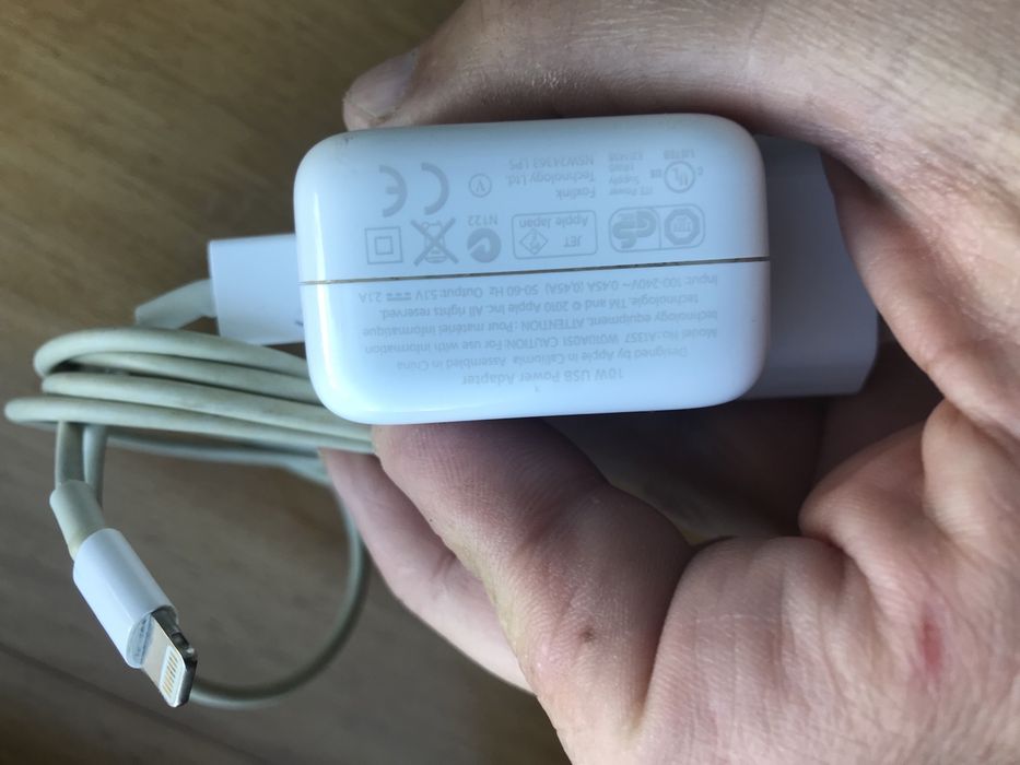 Carregadores e phones aple original (iphone)