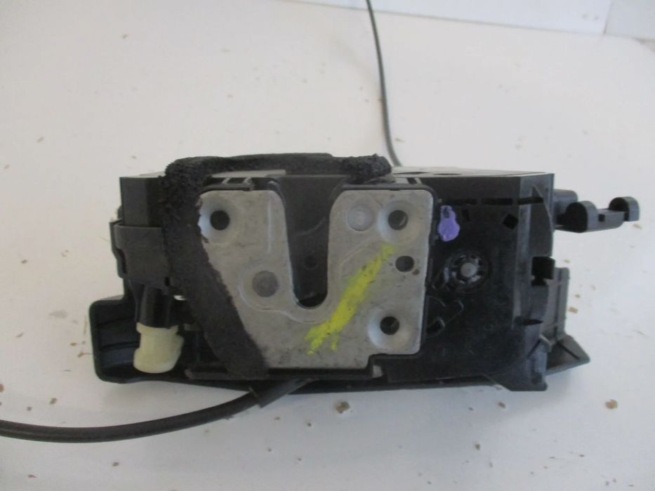 fechadura frente esquerdo renault trafic 3 2016