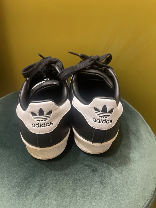 Sapatilha superstar pretas e branco