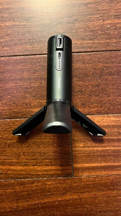 Mini statyw Ulanzi BG-4 z powerbankiem 5000mAh USB