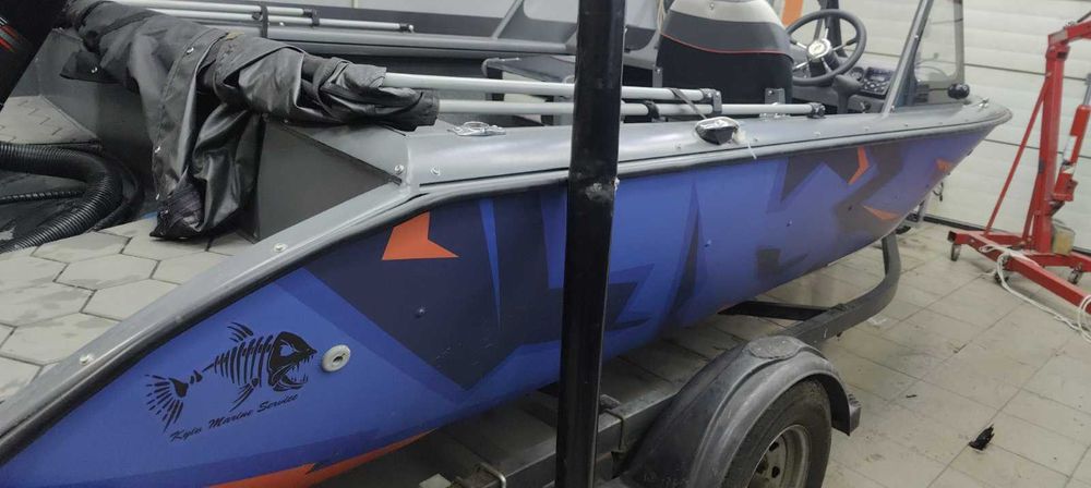 Лодка Crestliner