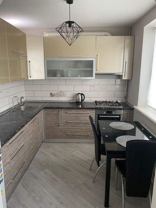 Продам 3-х кімнатну квартиру