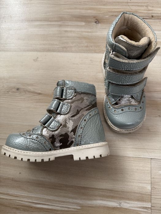 Продам ортопедичні демі чоботи 22 розмір