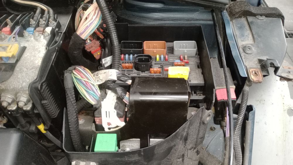 Caixa fusíveis / SAM / BSI PEUGEOT RCZ