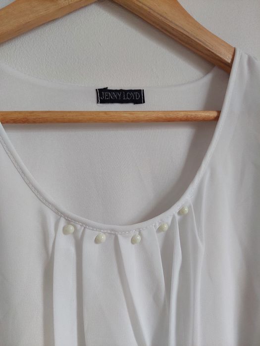 Biała bluzka damska z koralikami