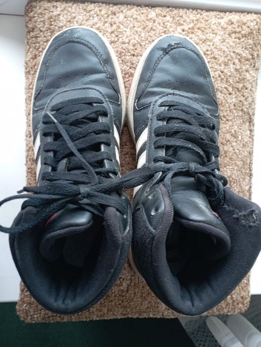 Кросівки adidas 38,5 розмір.