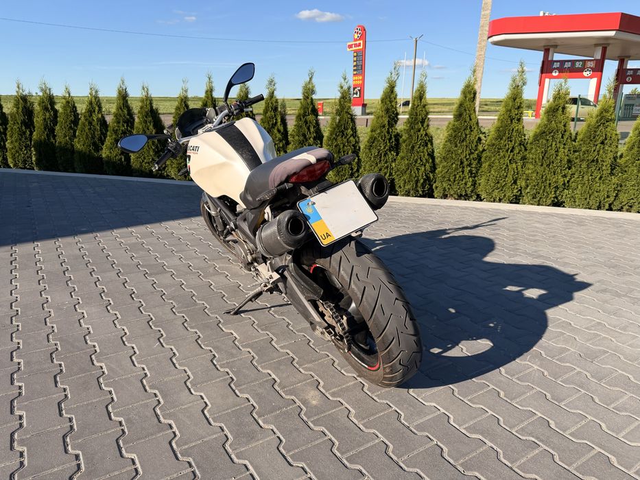 Ducati monster 696 2008