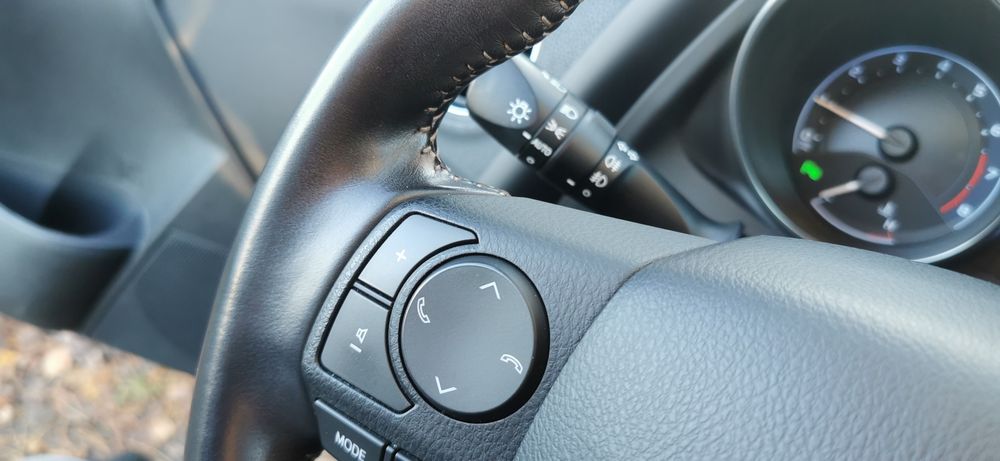 Toyota Auris Prestige 1,6 polski salon 1 właściciel mały przebieg