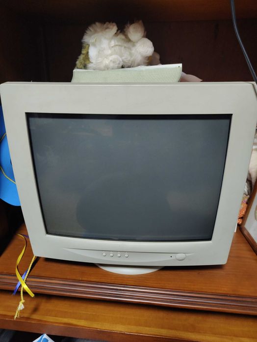 Monitor Working446392590224609281