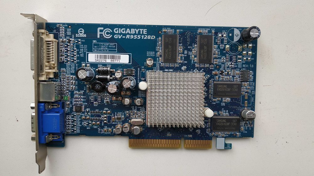 Відеокарта Gigabyte GV-R955128D ATI Radeon 9550