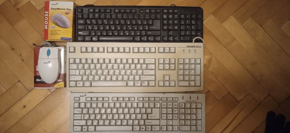 Планки памяти DDR-400.