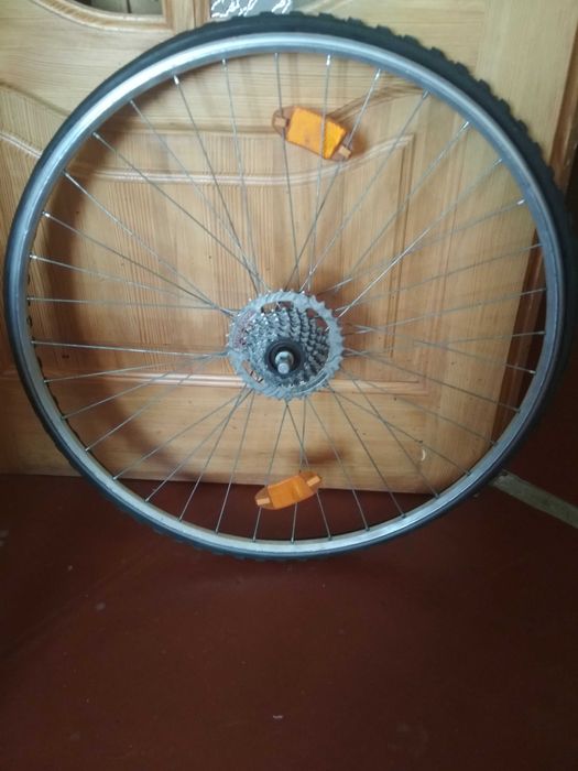 Велоколеса,заднее и переднее,28",с резиной размером 37х622 мм.