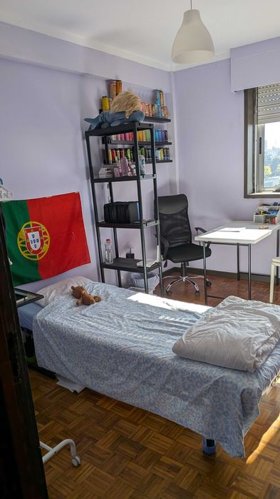 Quarto Matosinhos centro para arrendar mensal ou semanal . schedule visit
