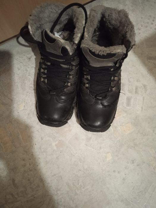 Зимние ,весенние кросовки.