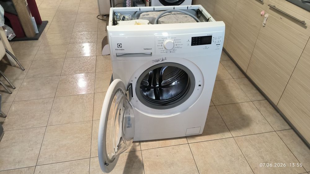 Пральна машина Electrolux EWF1064EDU 2.2 квт