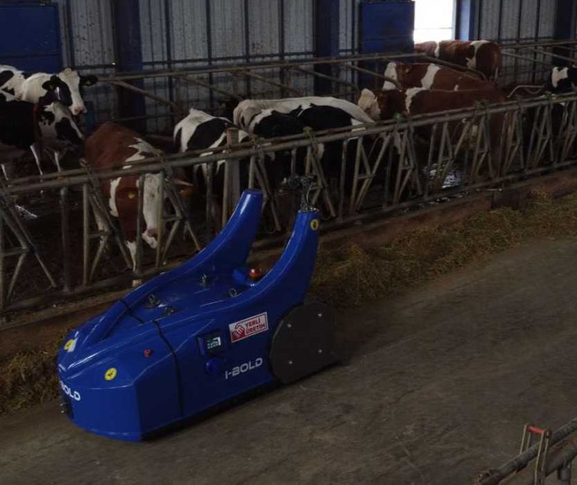 Robot do zgarniania obornika robot do podgarniania paszy CALMAR
