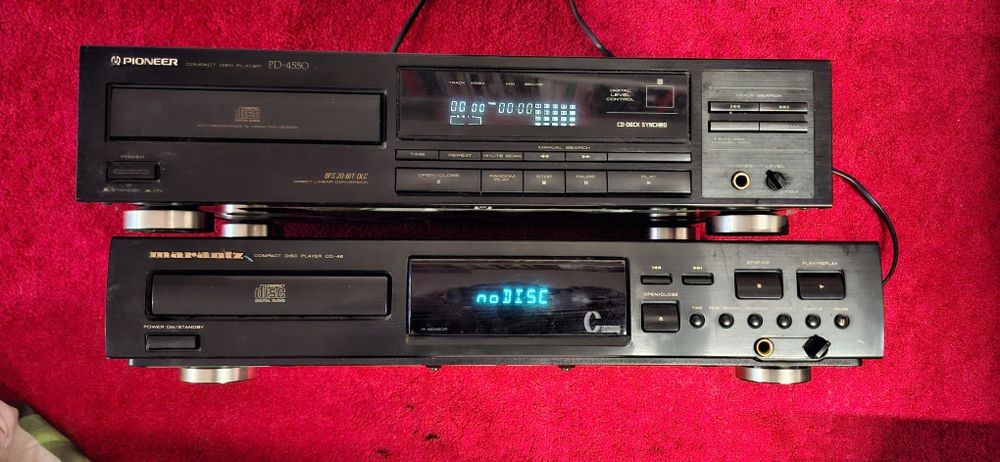 Dois leitores de CD pioneer e marantz e amplificador pioneer avariado