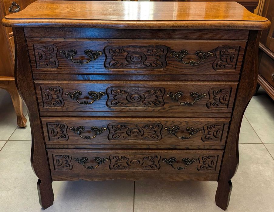 Bardzo ładnie zdobiona komoda,głębokość 31 cm.-sklep Dąbrowa Górnicza