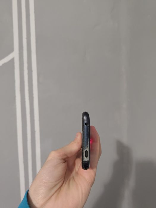 Уцінка ASUS ROG Phone 6 12/256 Storm White