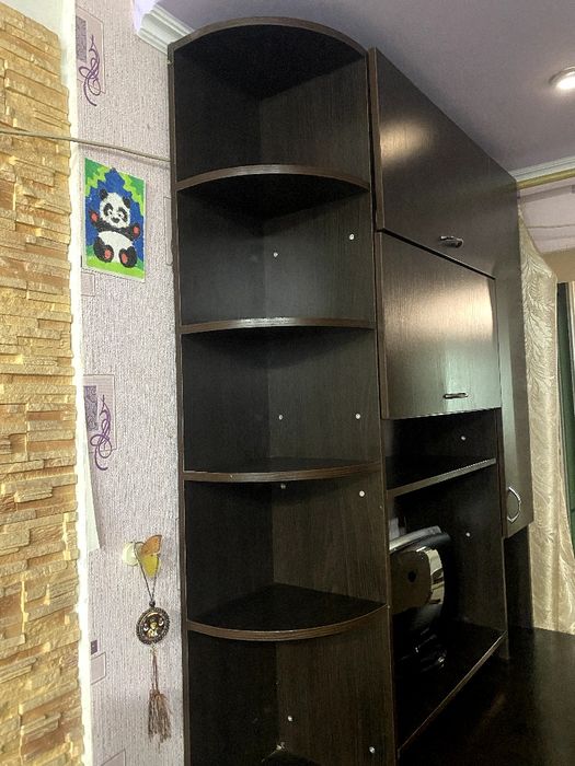 Продам комп'ютерний стіл-шафу