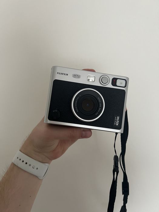 Фотоаппарат Fujifilm instax mini evo