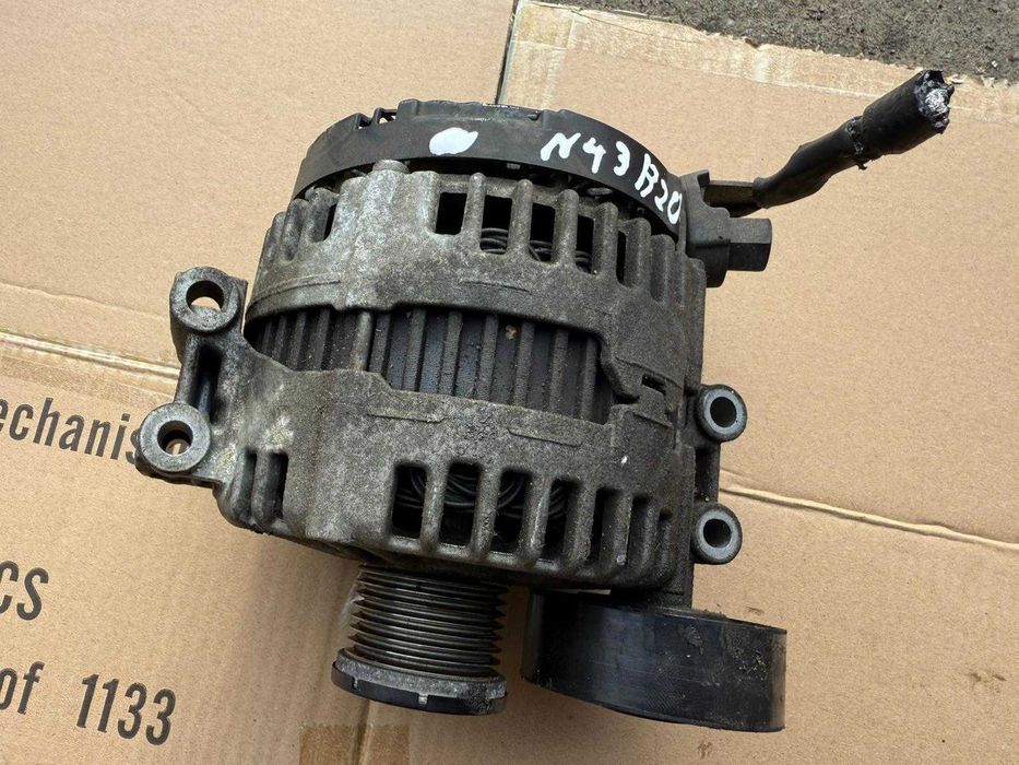 Bmw 1 E87 3 E91 E92 2.0i Benzyna 01217--15017 Alternator Bosch 180A