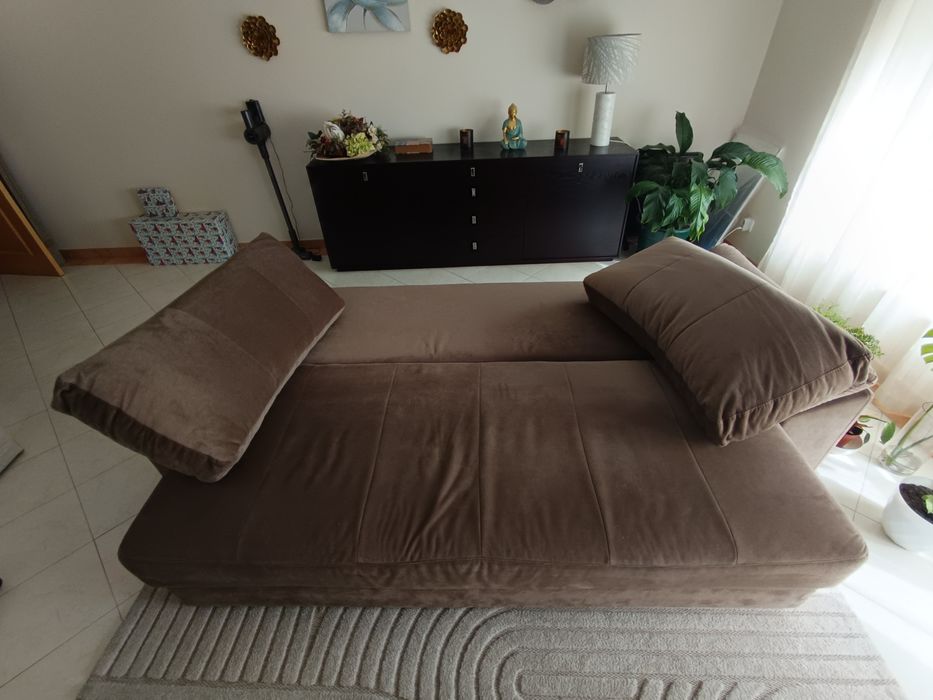 Vendo sofá grande cinzento (faz de cama)