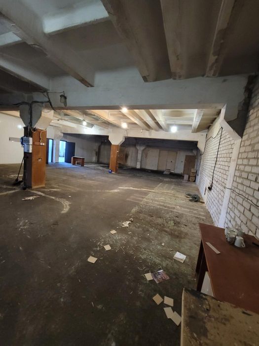 Виробництво 650м2 з 2 вантажними ліфтами