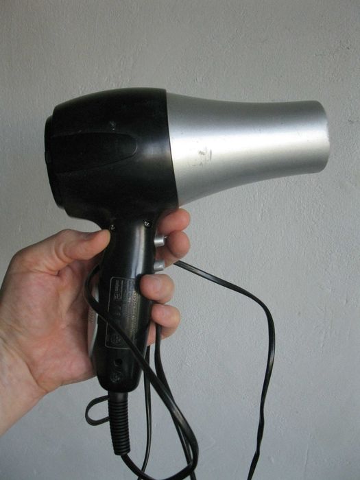 Фен немецкого бренда Rossmann (модель MD3305T), мощный 2000W