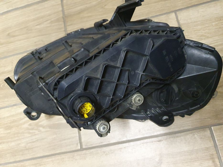 Фара левая левая Lancia Musa 2004-2010