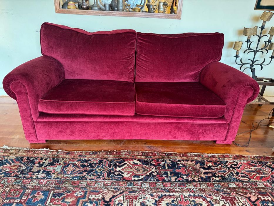 Dois Sofá de 2 lugares forrados veludo (2 unidades)